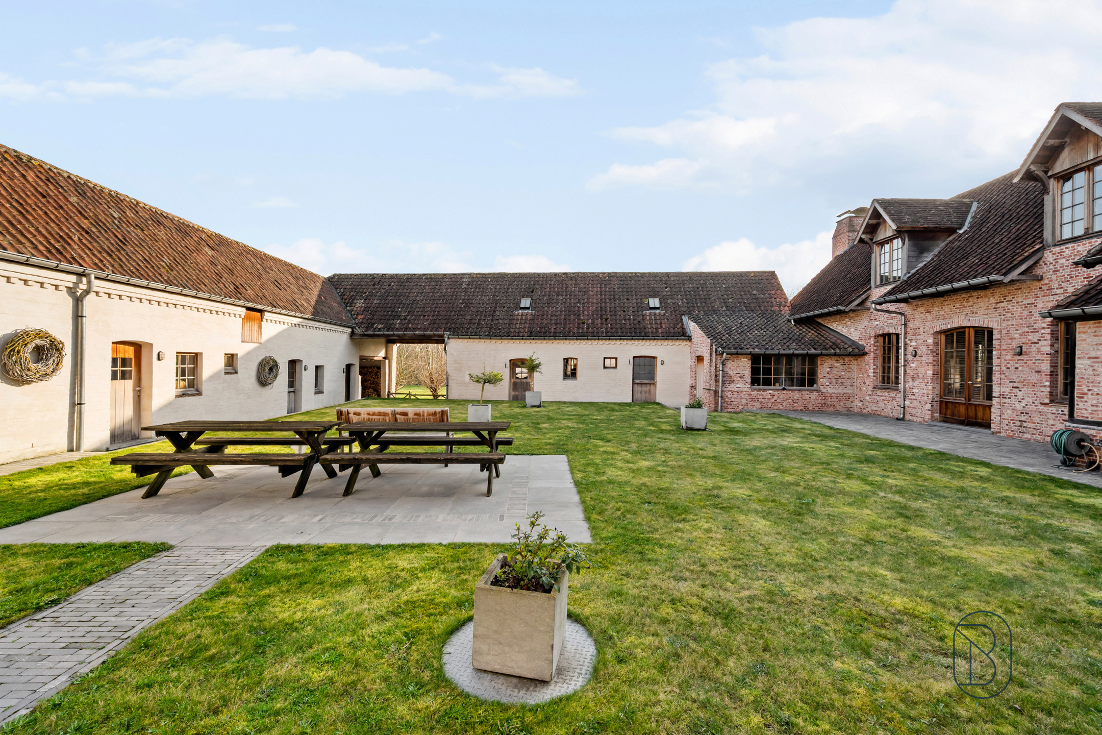 0a125d6c1bc147c1847fd9cc6fb40236