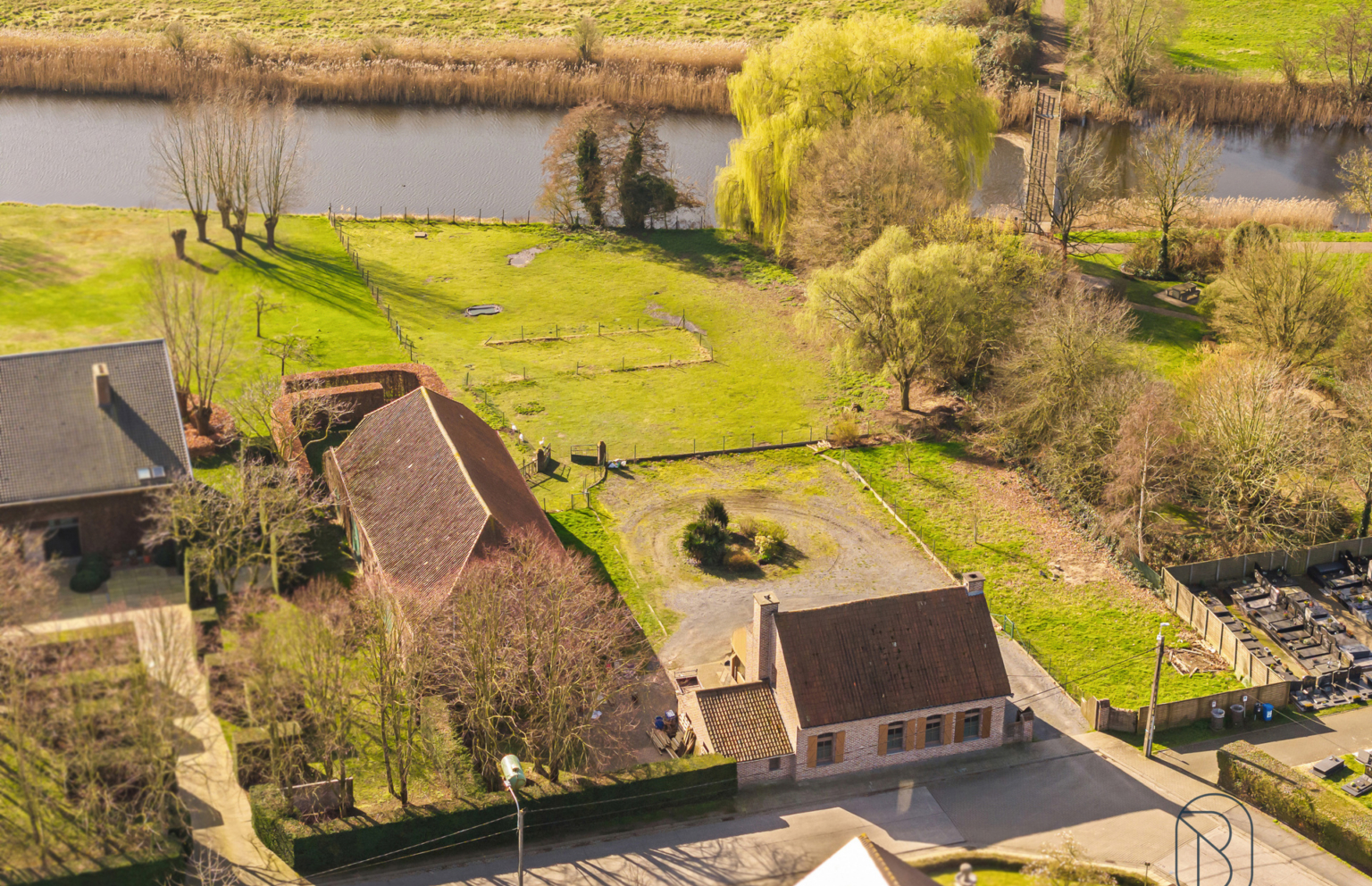 12e6a49cb1a24b7ca2e7dd729c6c884d