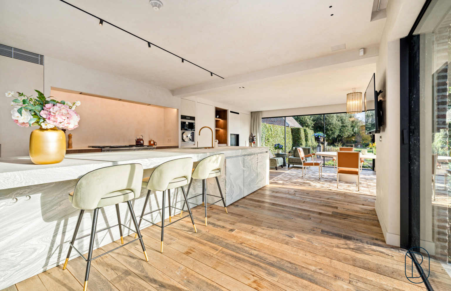 19c9c014096d4453b55b86e5d4f60ac0