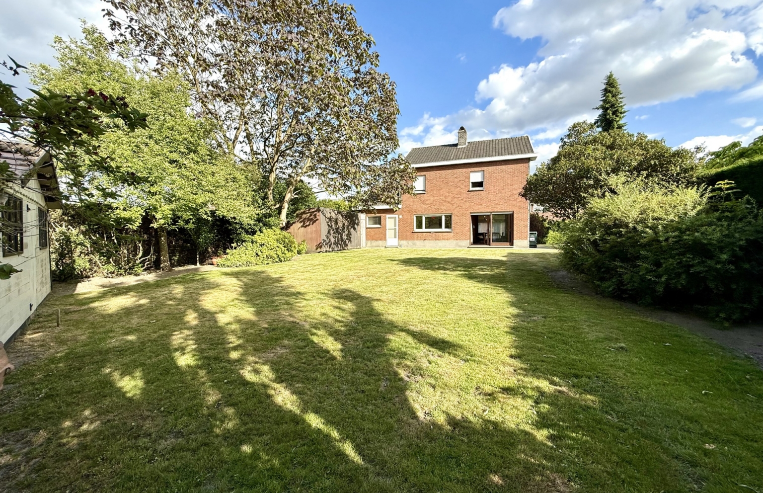 81223feb04344f44b5ec43b6e8e7d866