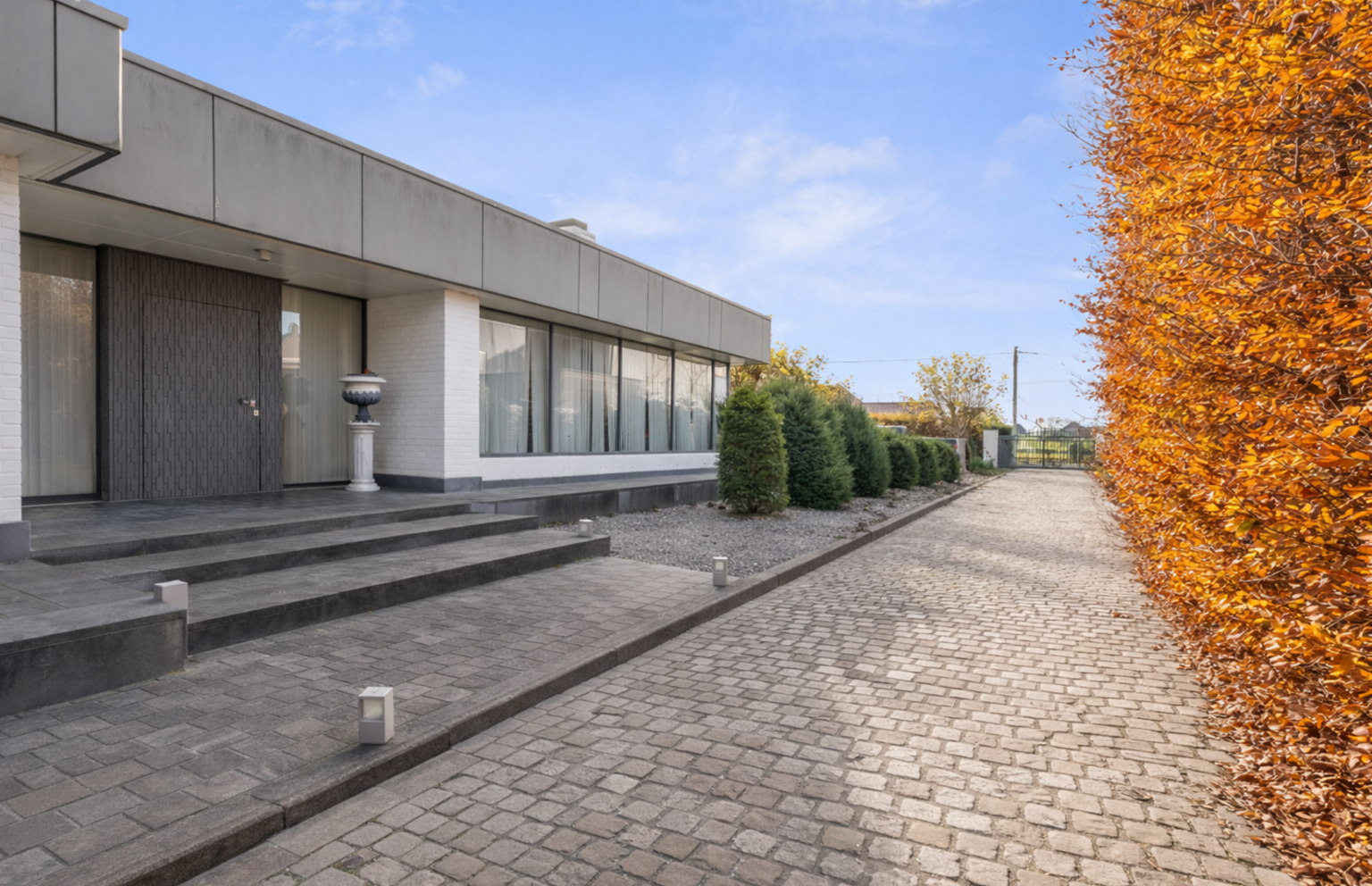 21fc389e3a9946e1836114e72d0a12f1