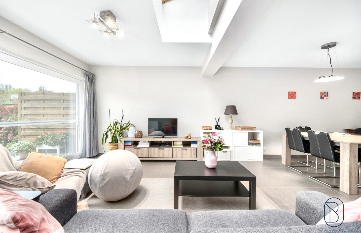 Df8407d0ef354059a2c792c096543877