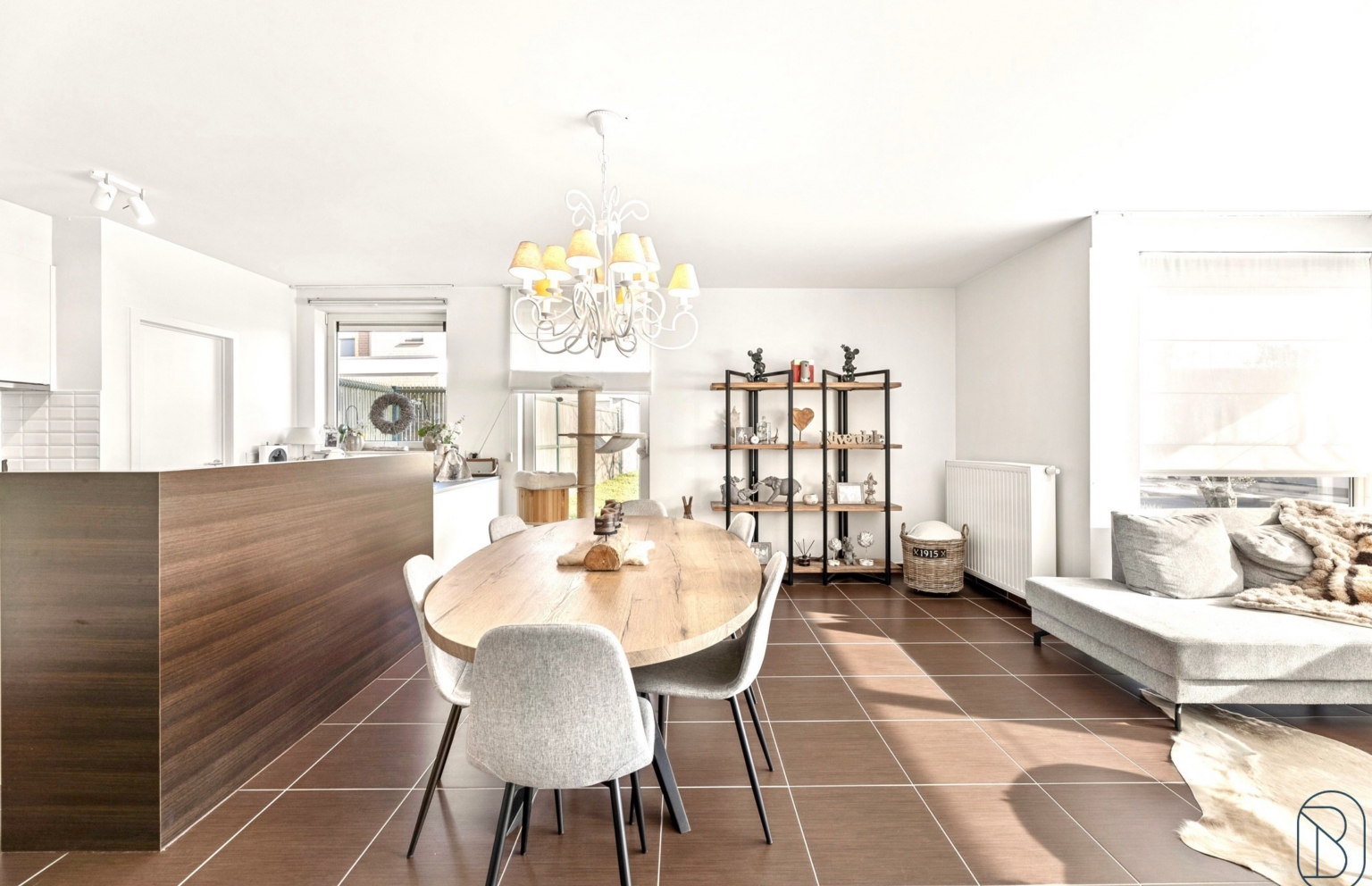 Ec2a940a9c0b4df49bf1d3c2c1275122