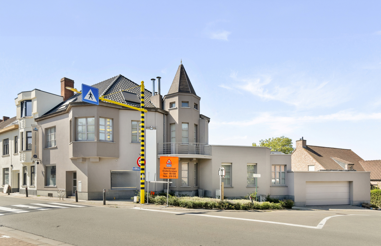 F97fe54bfcb04cee9e11cb87543ea567