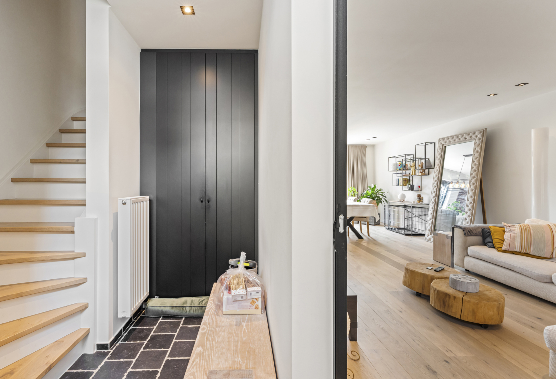 812f42721d224f83a9f8885aaf27132c