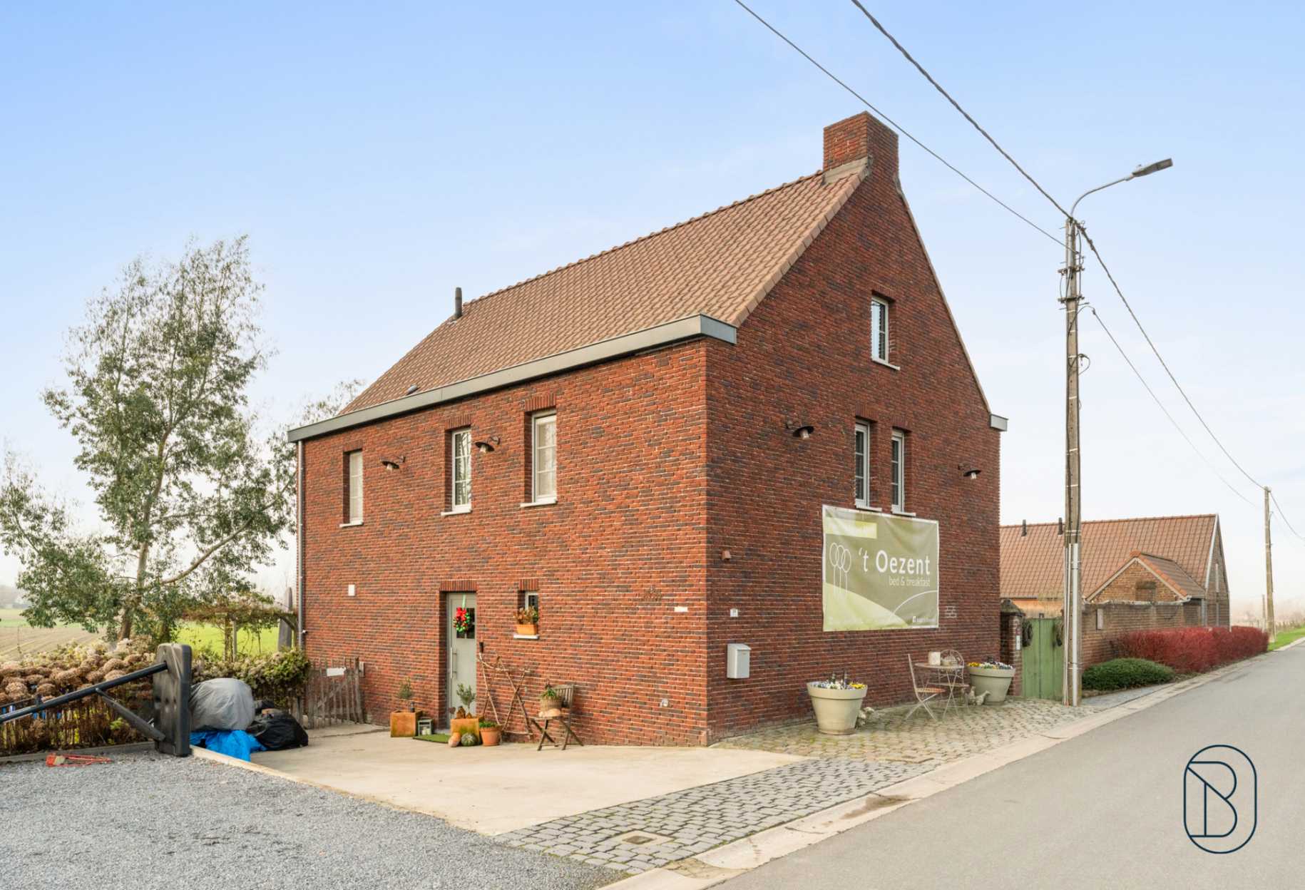 31f591db58e44e39a1a596c34164b619