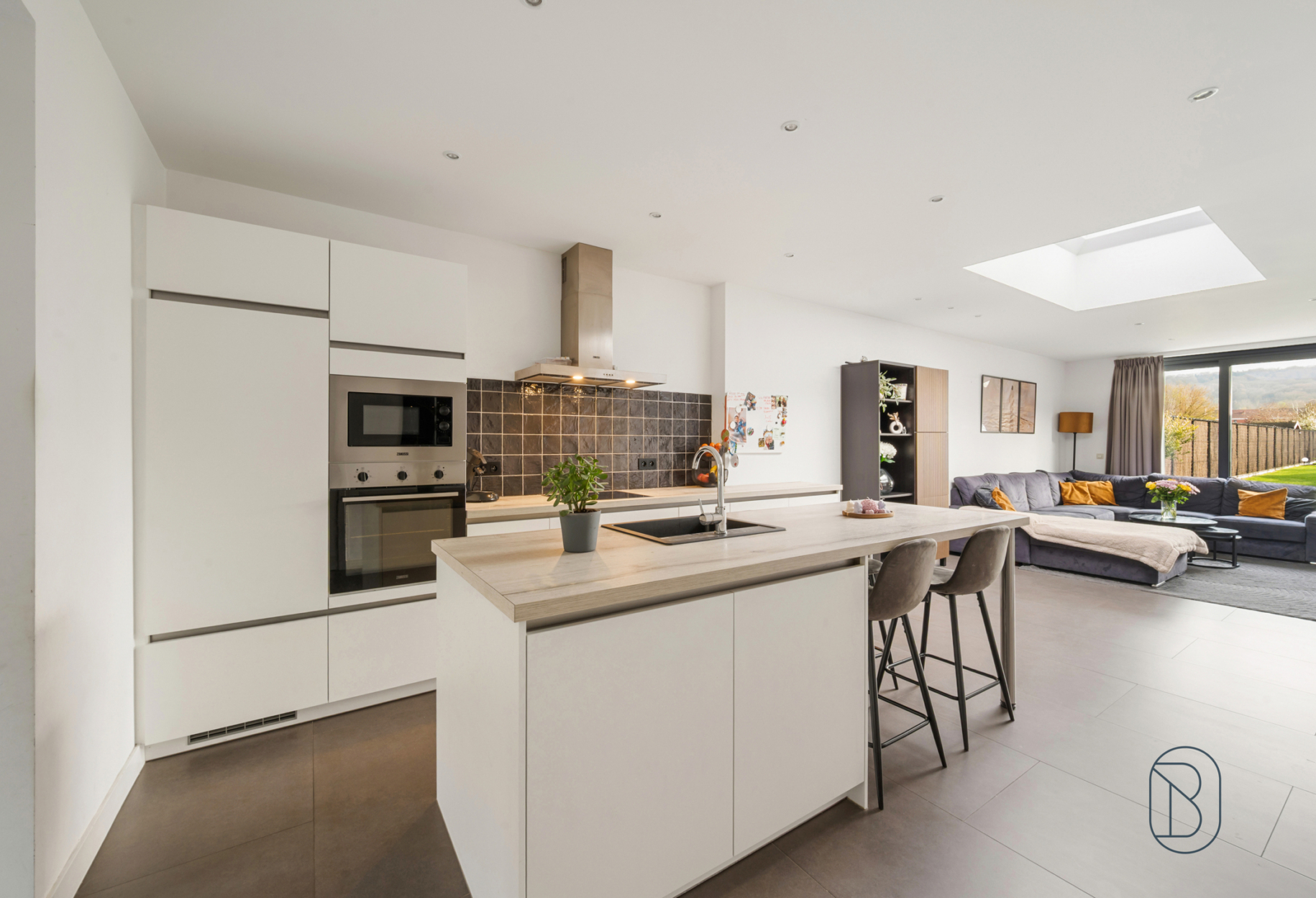 8a85bab12c394b5f8d2b426d8846a836