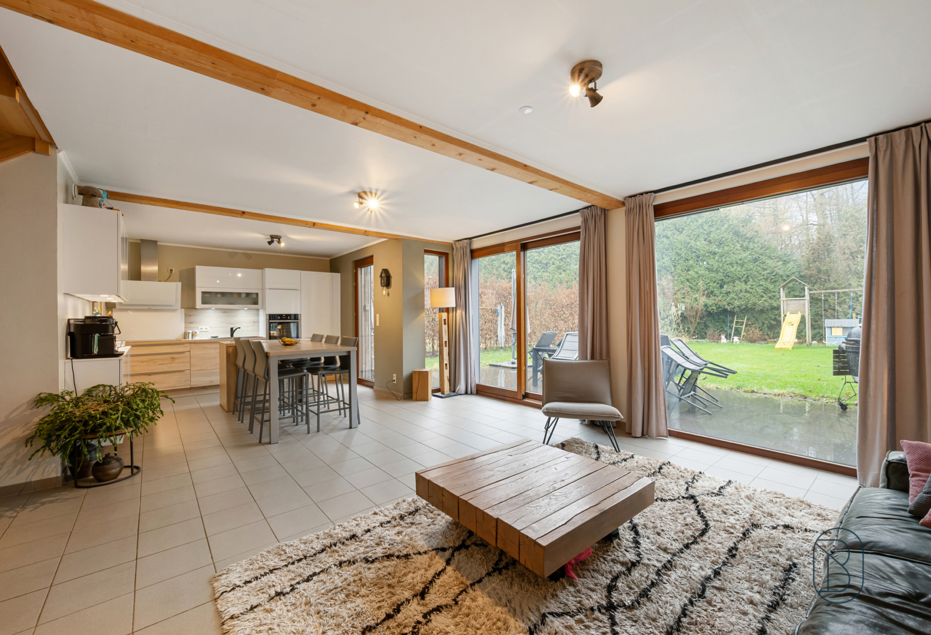 Accff7fb43064214ab41d4f71e7d9d7a