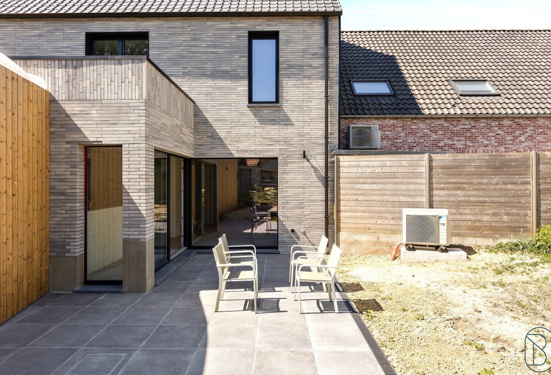 E7c2925d8bbc44ba83f5a51bcfbb0165