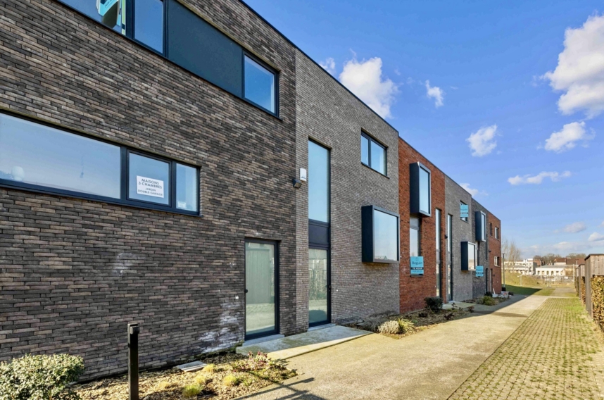 01458b09f96e4dacbb49f8f6ba0997cd