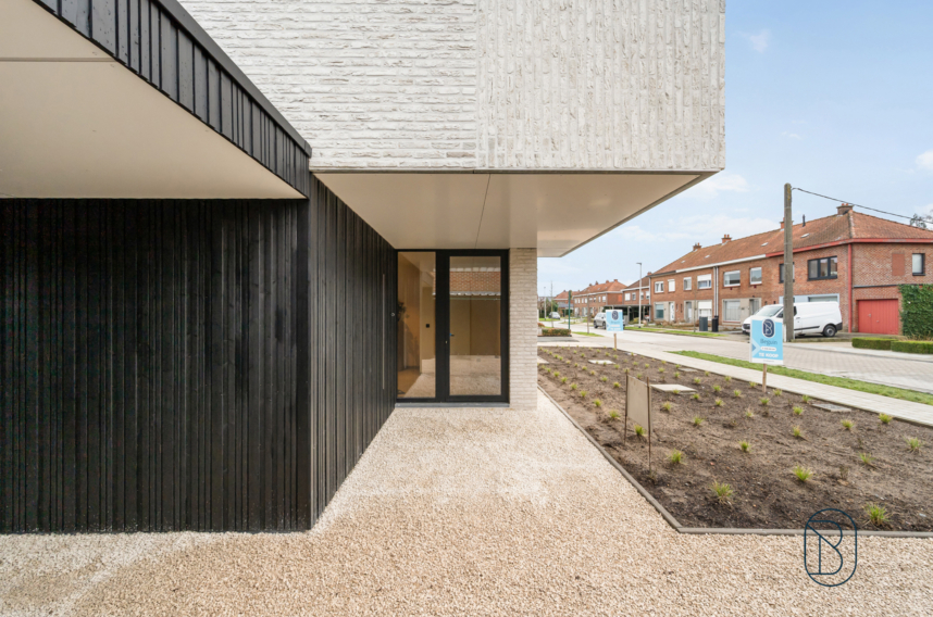 03fa9f14a53a4aa48f498fc593196900