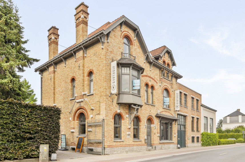 068eaf98bcbc4a03b98d442335a5afc1