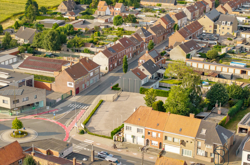 195c2cfd54bc4ddc9f825090cb788b4c