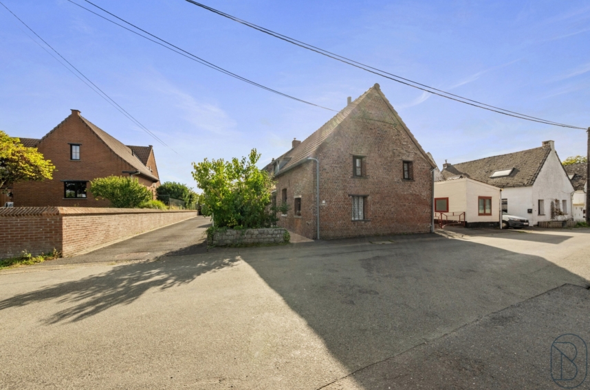 2223bdbc290b4e06945b4d9cb43ee849