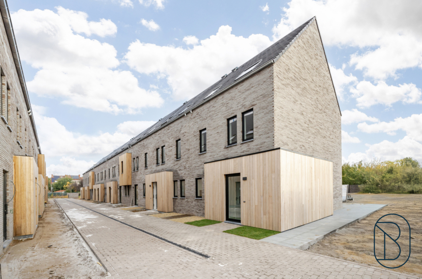 24fa394e6dbe47f5af0a04b9d909ed61