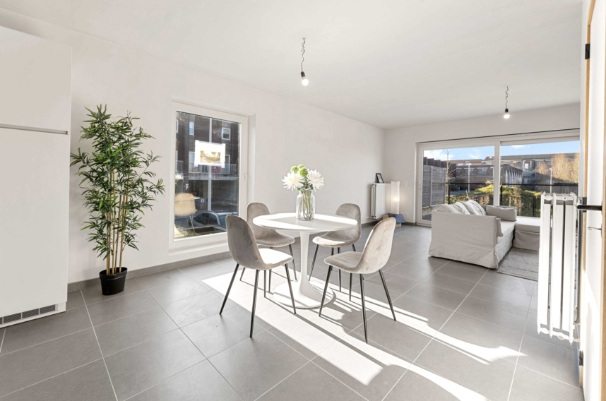 38f21be44c3f48adb2fbf8b083856495