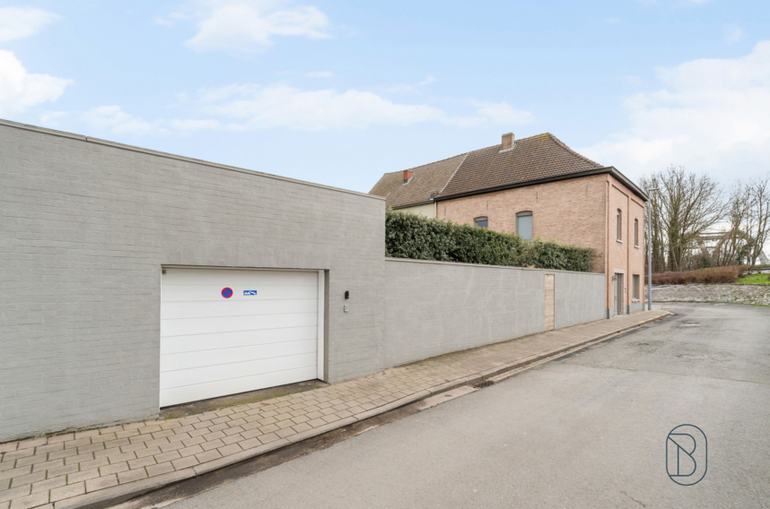 39bf4023c8bb449e89e93ec981e1b99f