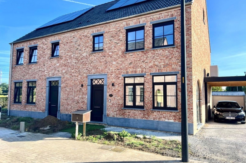 3cb9e86e122e4025a3e96bb4305eaaf5