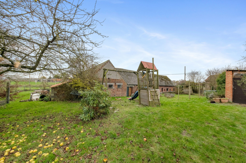 4b064cf3294243db822a536e09244603