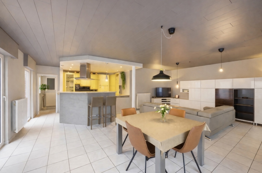 4be61967250e44eb8be969644a814137