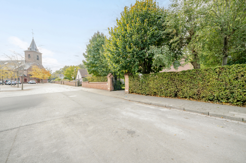 5df9dc70fae74af584307af9bee211f9