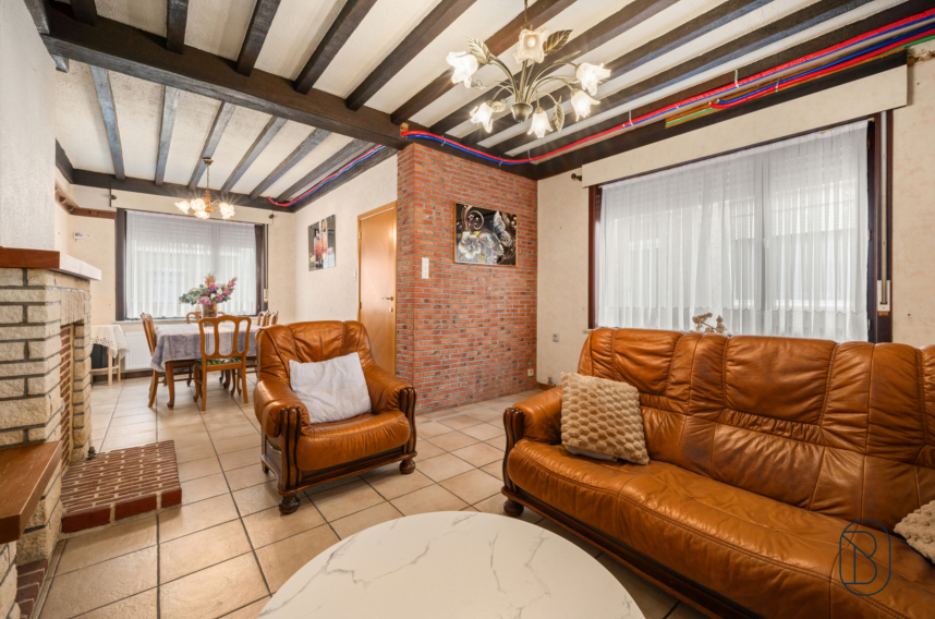 63a462a812964504856e5ddb13a90b7f