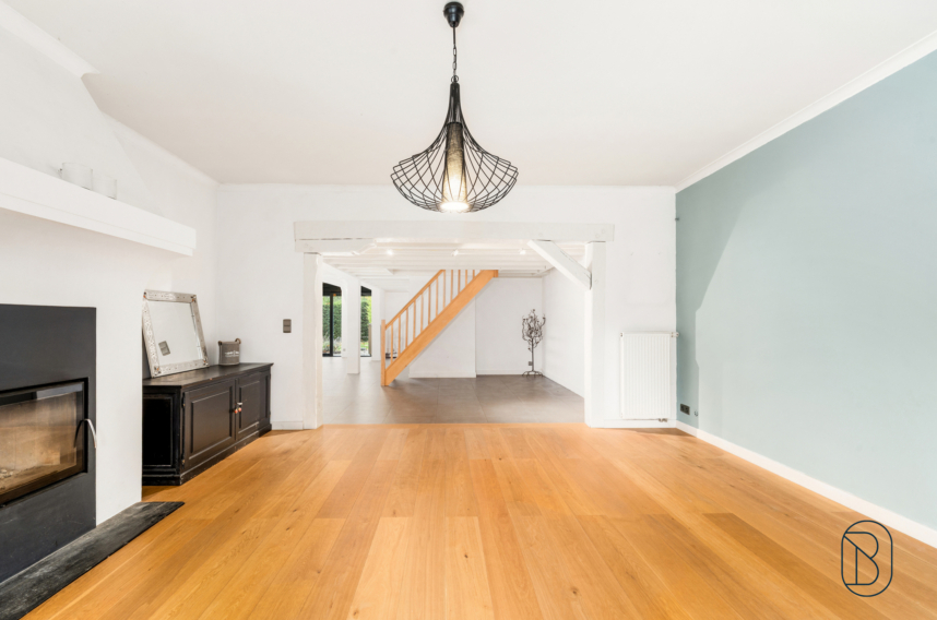 8093e8d8387d4706b5df4877c0b39a03