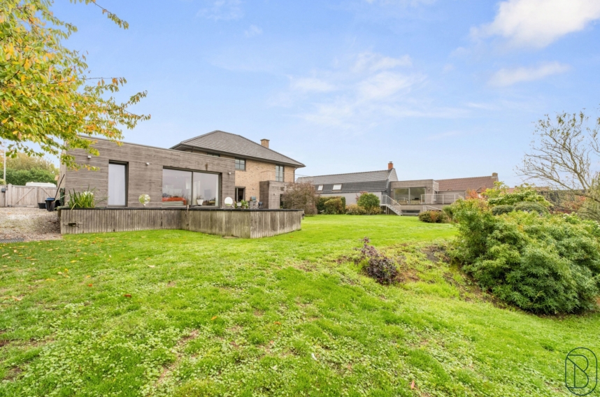 9508b3721254421ca73ca3a6a8fdb509