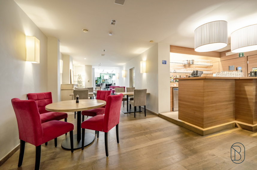 Ab0e74a96e554876bef344421d595217