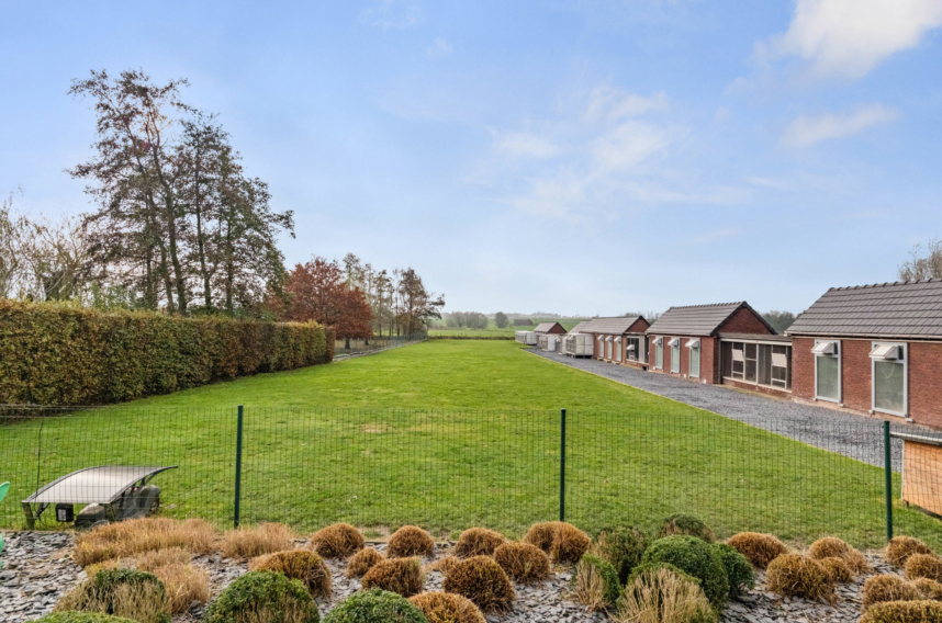 Cbb86b3944c443dbbf327a5f8a6539f3