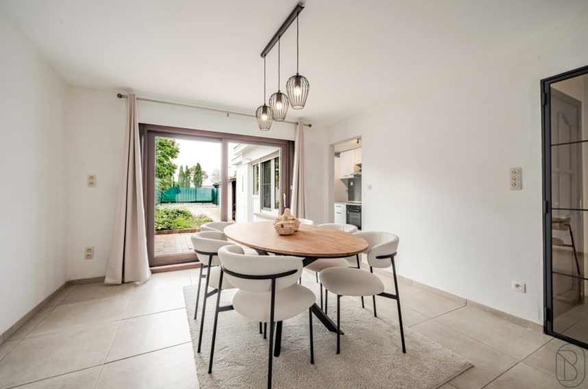 Ce2f5cc8f6d24a88b40cb369d29e31a5