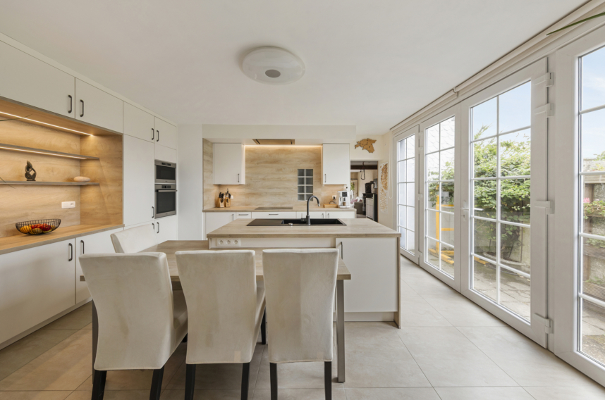 F3702a7bd91443ac896127d39a3a17b3