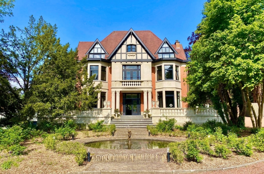 Fd46dcec5af949b2a1703f6f75092d1f