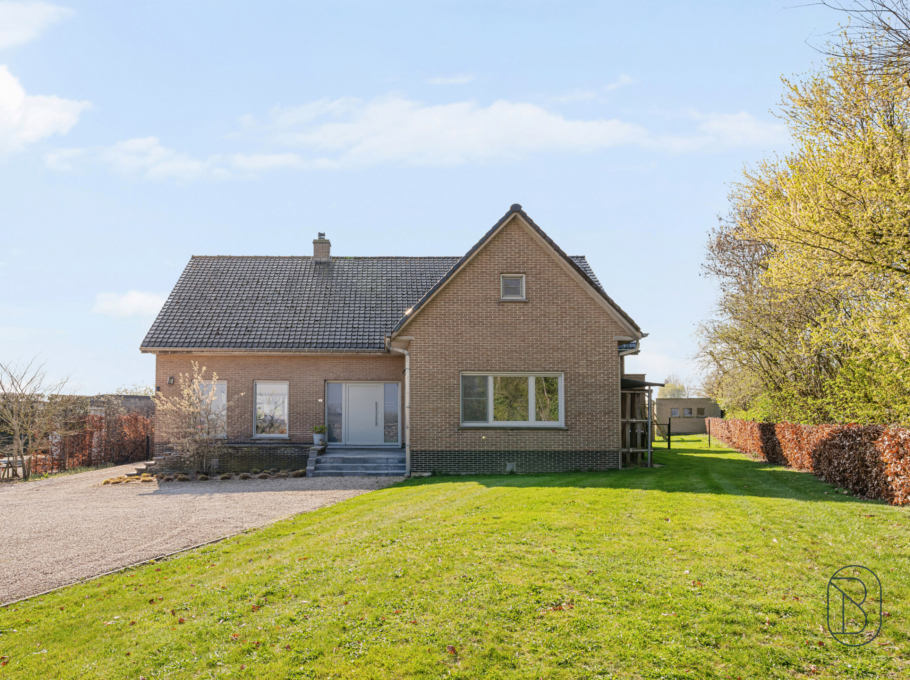 0911530f5a7f4557bd575995bee3c245