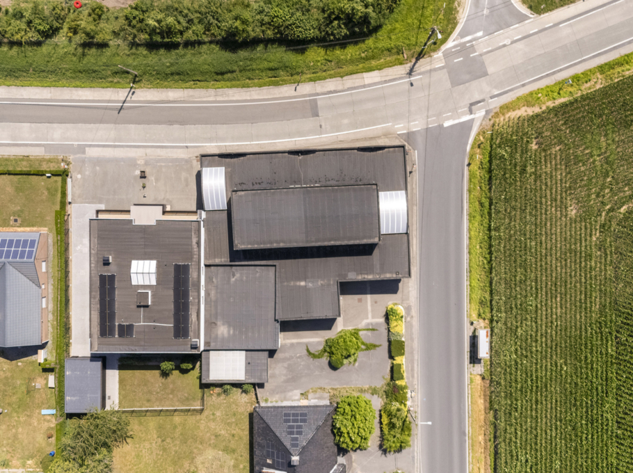 09aca9e052b64fb6806bf59b8ac5372a