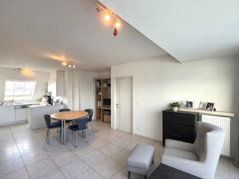 13b0b3708ef74ee2ba727c36428f61f2