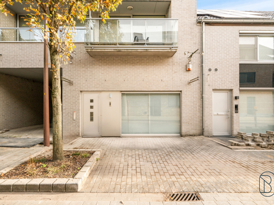 11c02fd2d50944e59e2426171eab826e