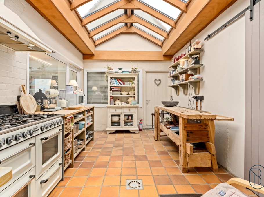 11e468565f994cce84bc8f1e0412824f