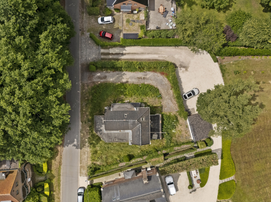 13b1cf8586b94f12a1c6daa20bf819a5