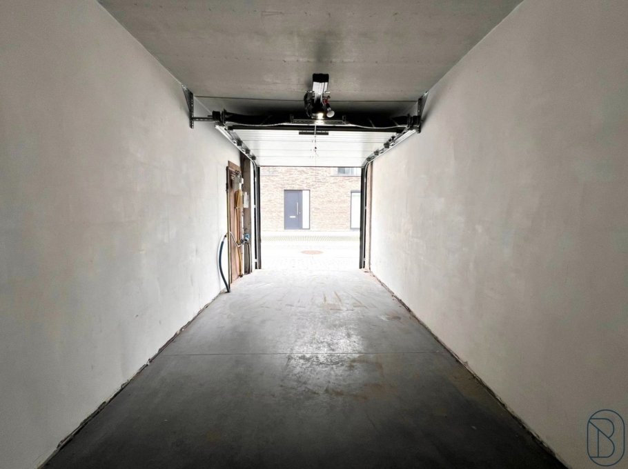 1b318053a36140ea9c9d555d885430ec