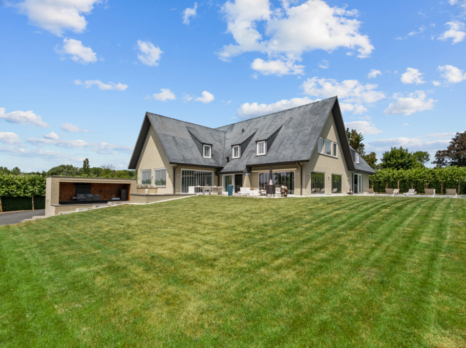 211c1f33202344b0992bb8652b571f61