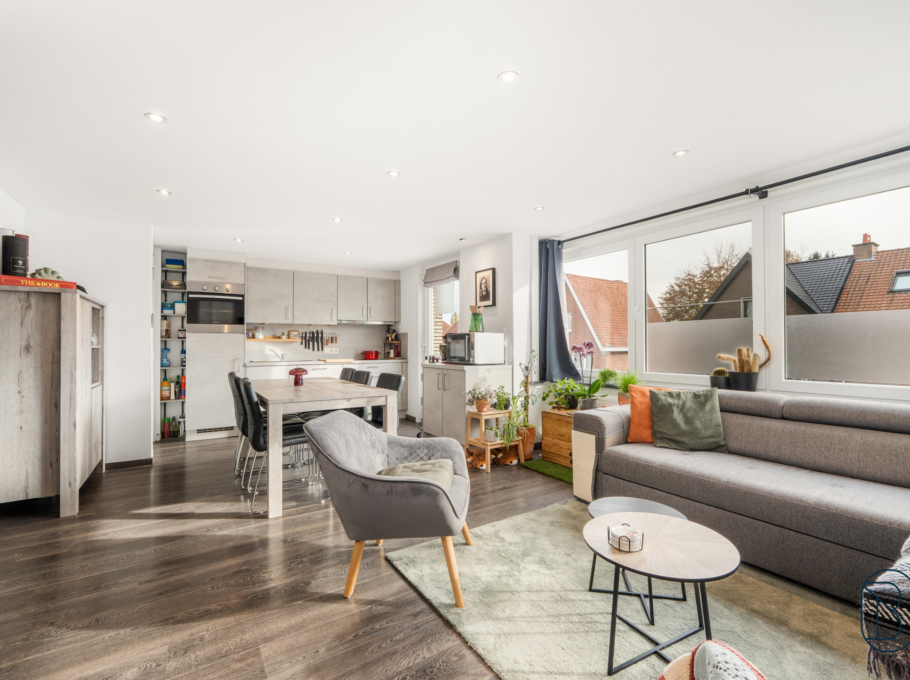 29d9ffd67a8a4ac99aaaf94ba1c841f2