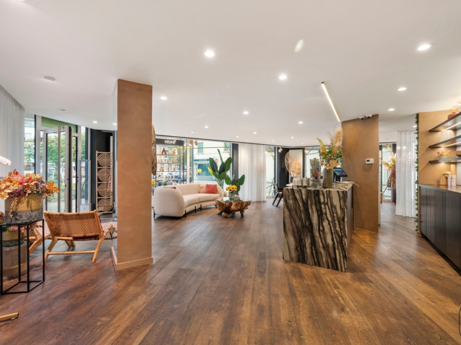 322a8937f64f40249d669bf297226d9c