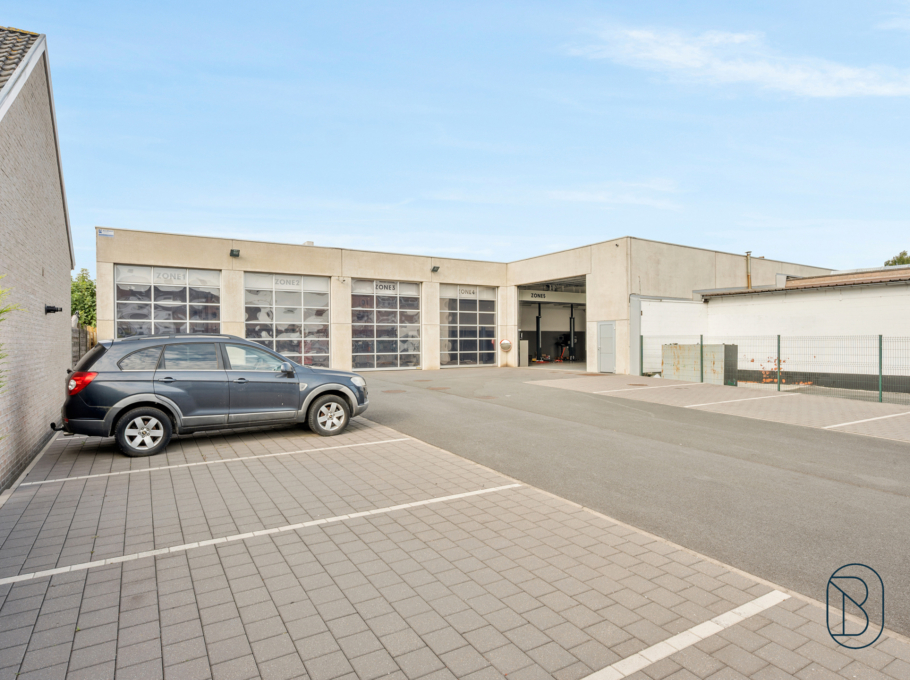 330de49114864fb9aec93af6c45d958e