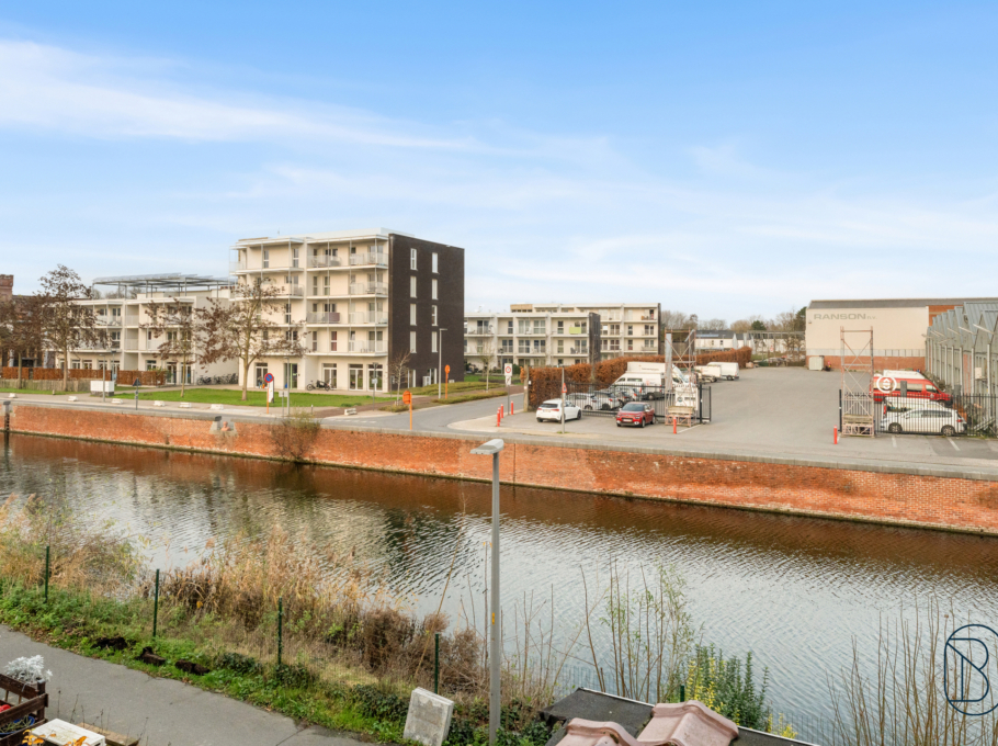 386319be1dbd4f6193025ec143ab0dc4