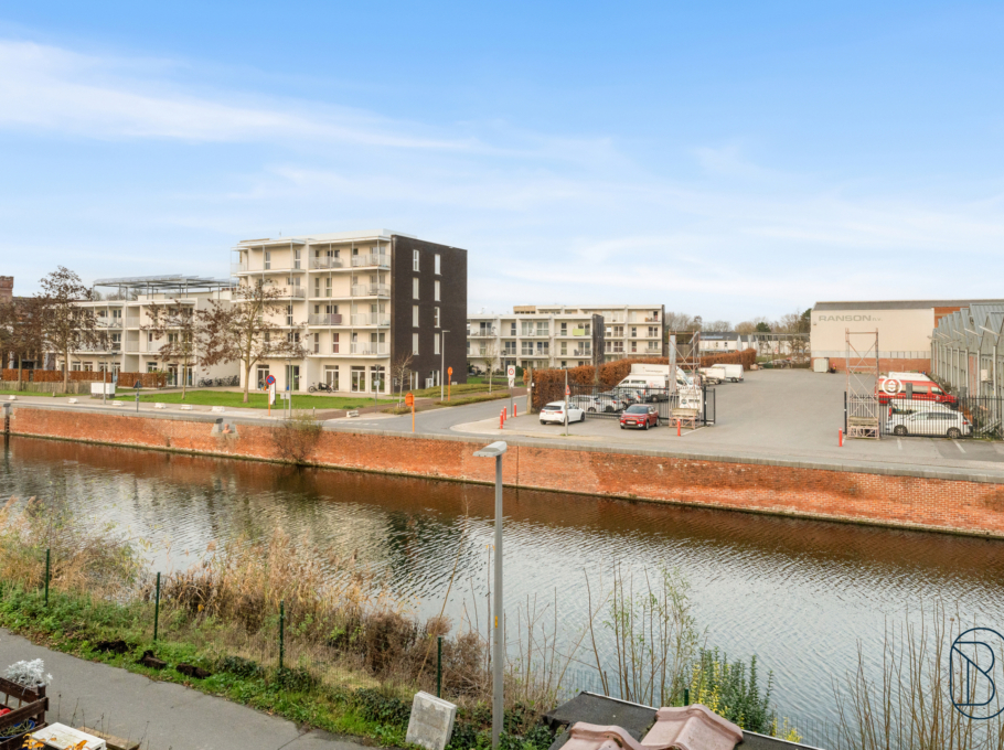 386319be1dbd4f6193025ec143ab0dc4