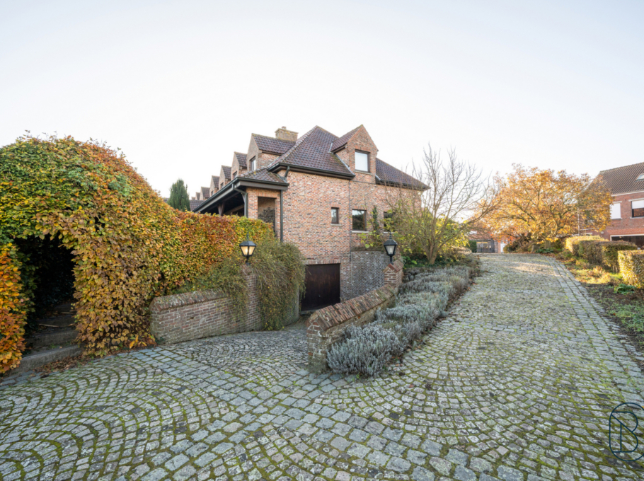 40a00200feed4036851f6c62ec88904e