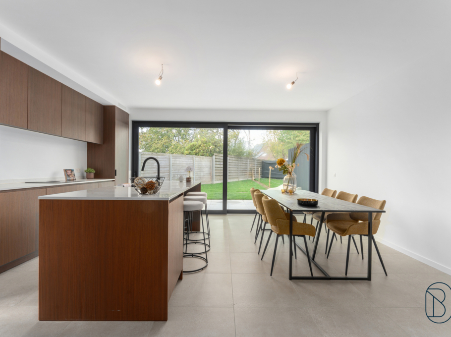 454d6bfdf8944861a1032b218323df93