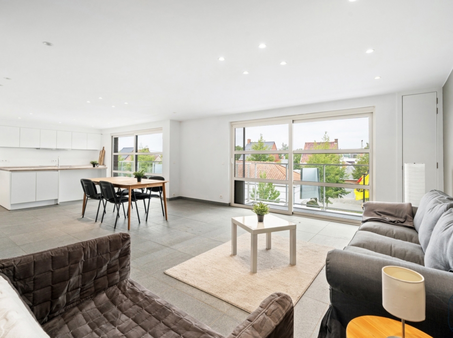 4b6f7594b1344e36bbd00da8cb90fc92