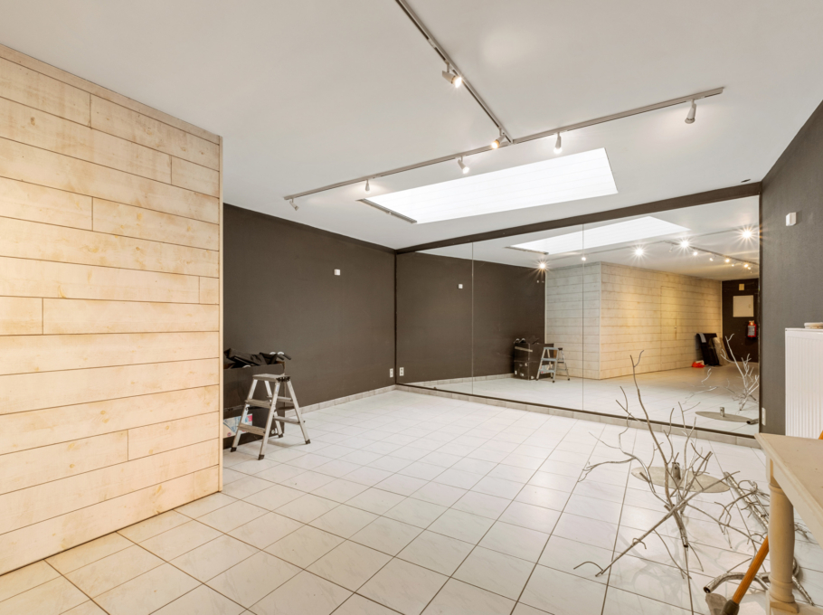 4dbe95df1175427bb53bb146e6628151